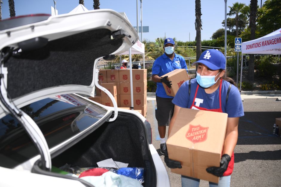 Los Angeles Dodgers and Salvation Army donate 40,000 meals to families affected by COVID-19