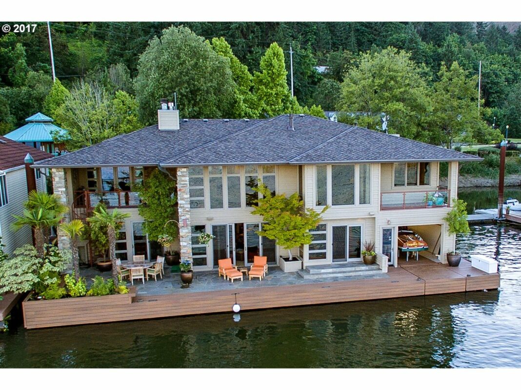 Can I get a mortgage on a floating home?