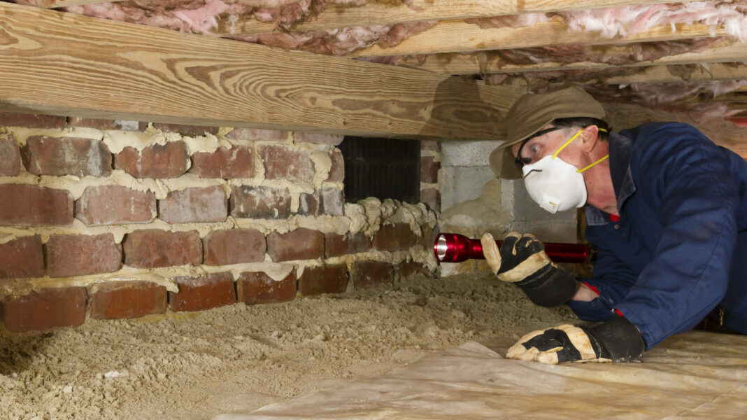 Can you store things in a crawl space?