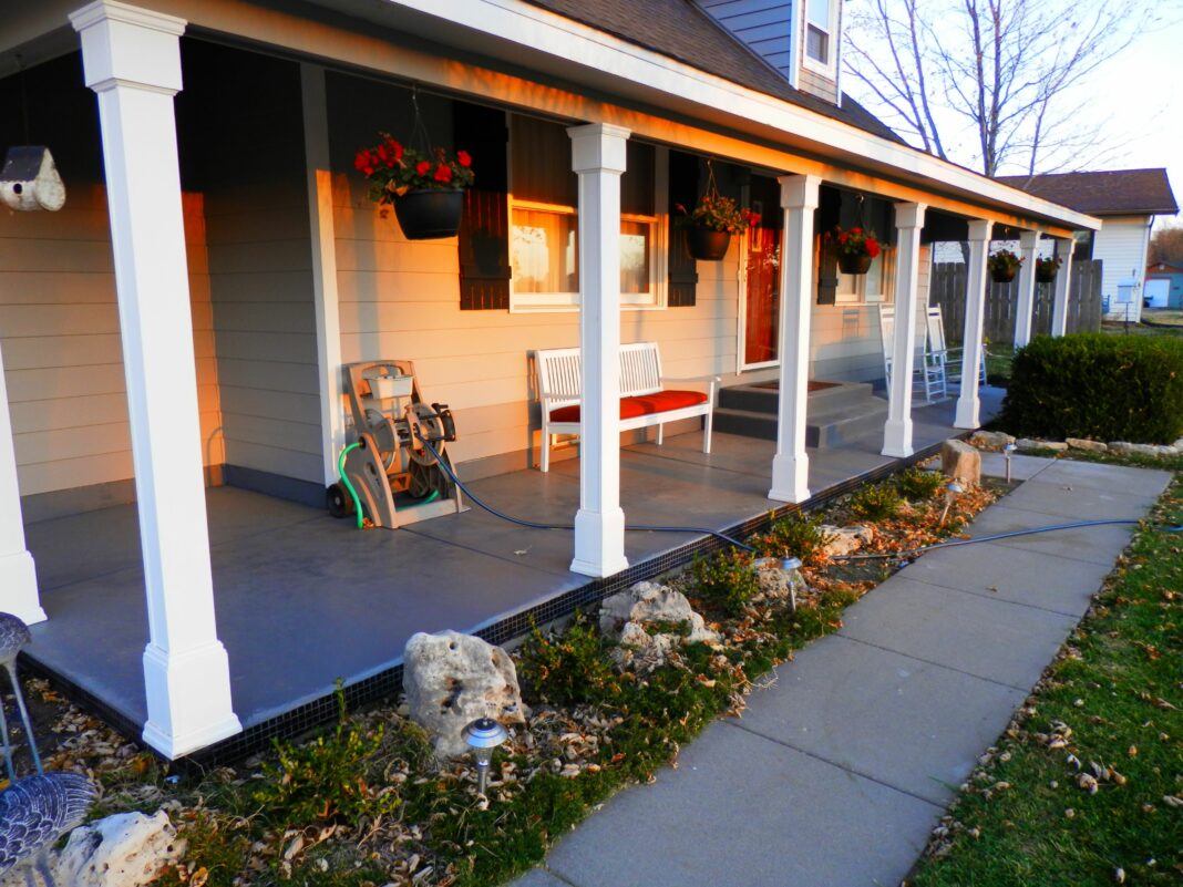 Does a front porch add value to a house?