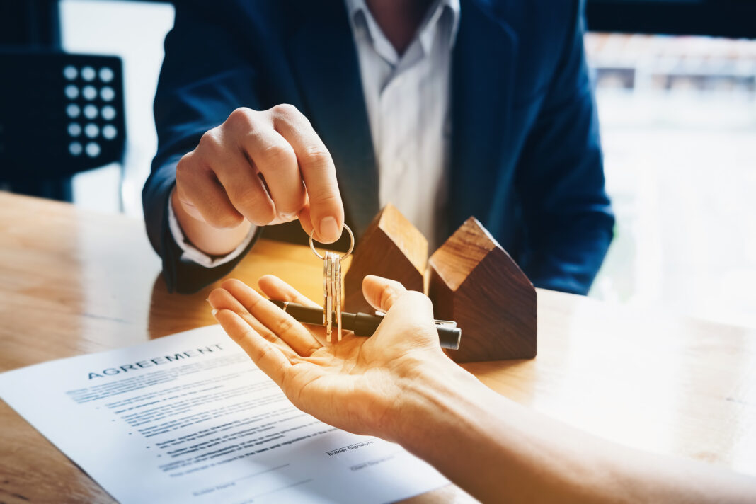 How do you split a real estate deal?