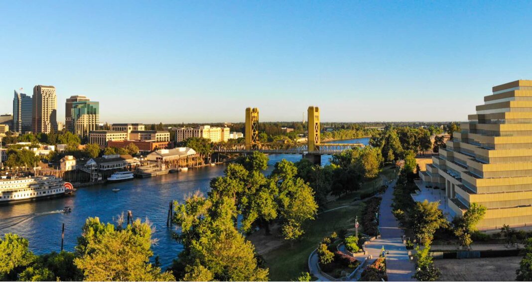 How much do you need to make to live comfortably in Sacramento?