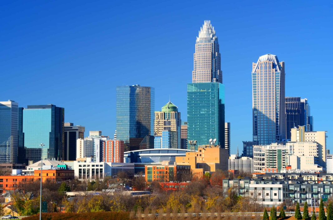 What are the cons of living in Charlotte NC?
