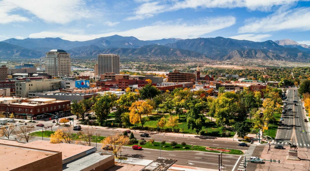 What are the pros and cons of Colorado Springs?