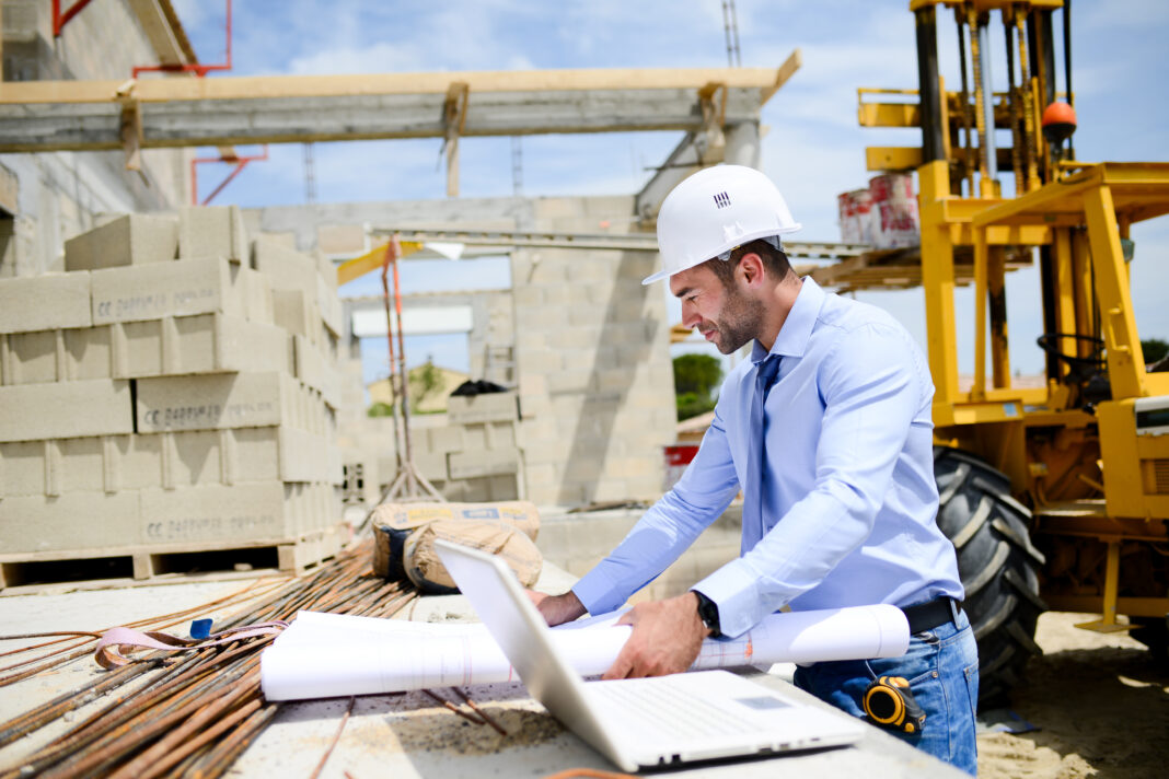 What is real estate contractor?