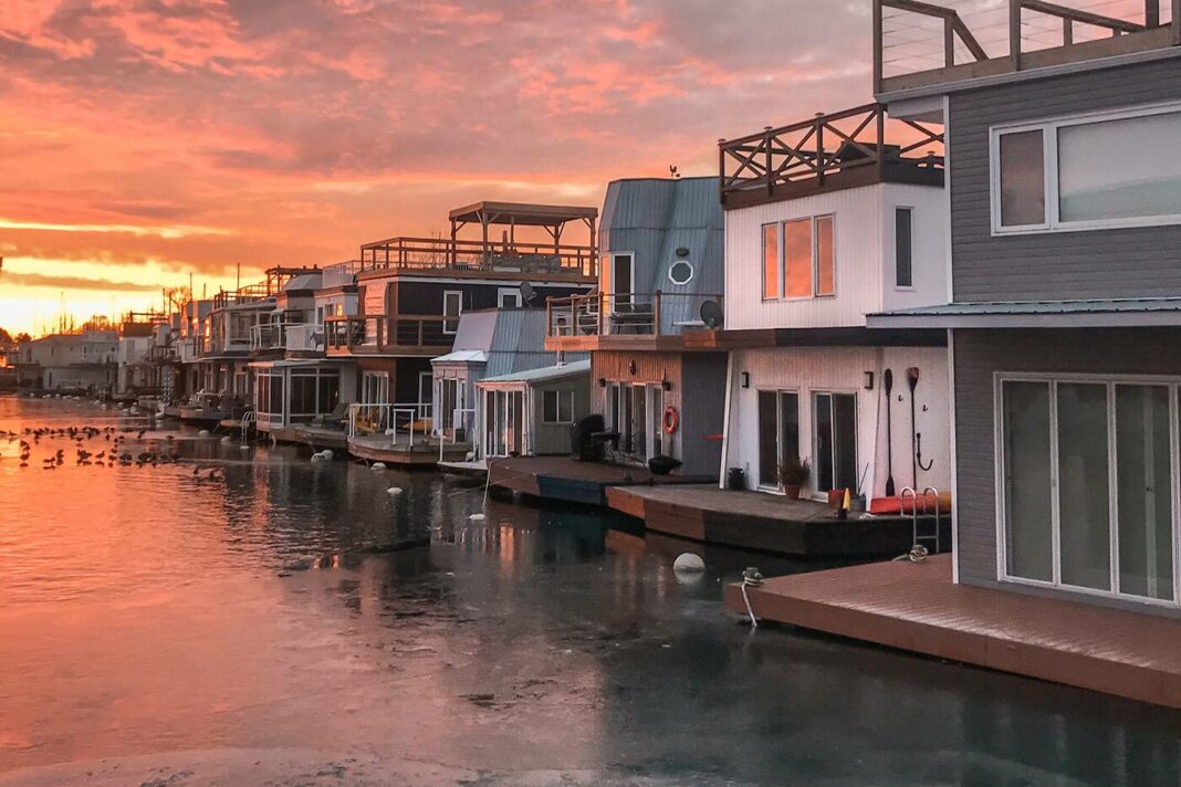 What state has the most houseboats?