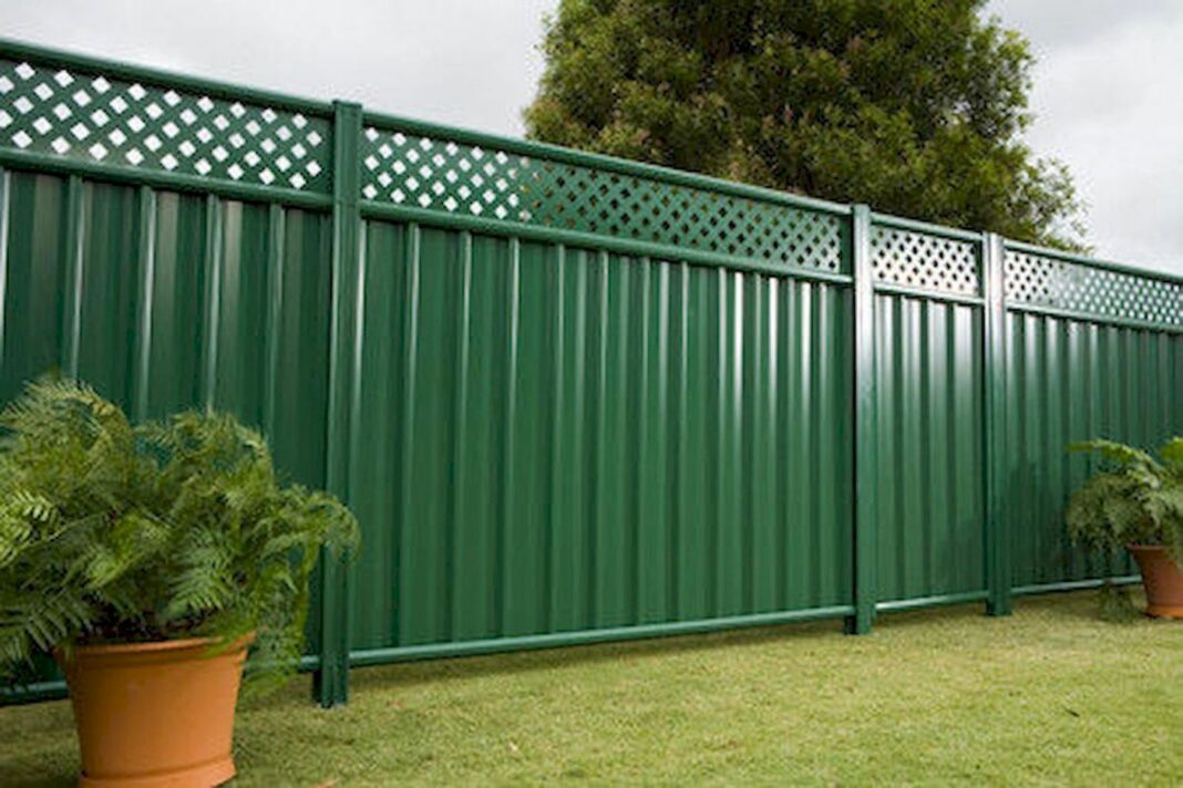 What's the cheapest privacy fence?