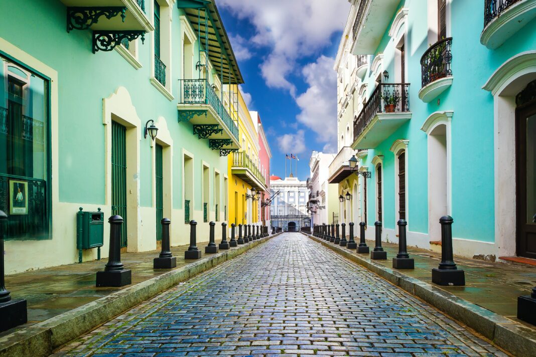 Where do the rich live in Puerto Rico?