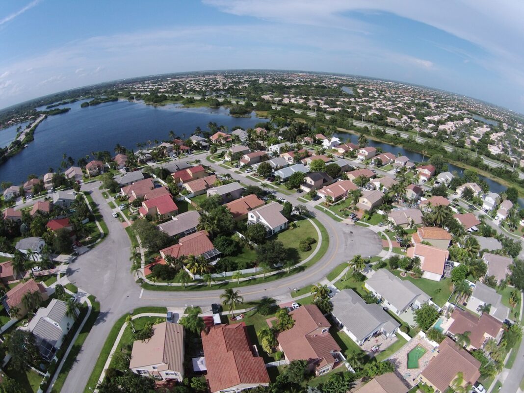 Where is the nicest but cheapest place to live in Florida?